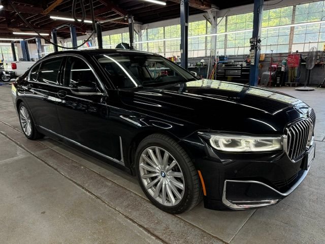 Used 2022 Black BMW 740i xDrive image 5