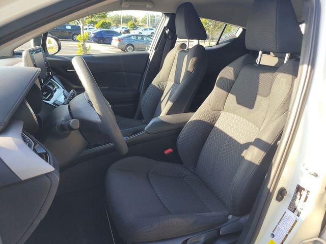 Used 2020 White Toyota LE image 17