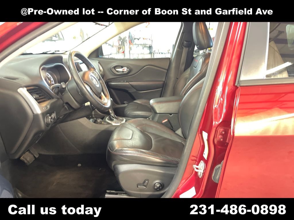 Used 2014 Red Jeep Trailhawk image 14