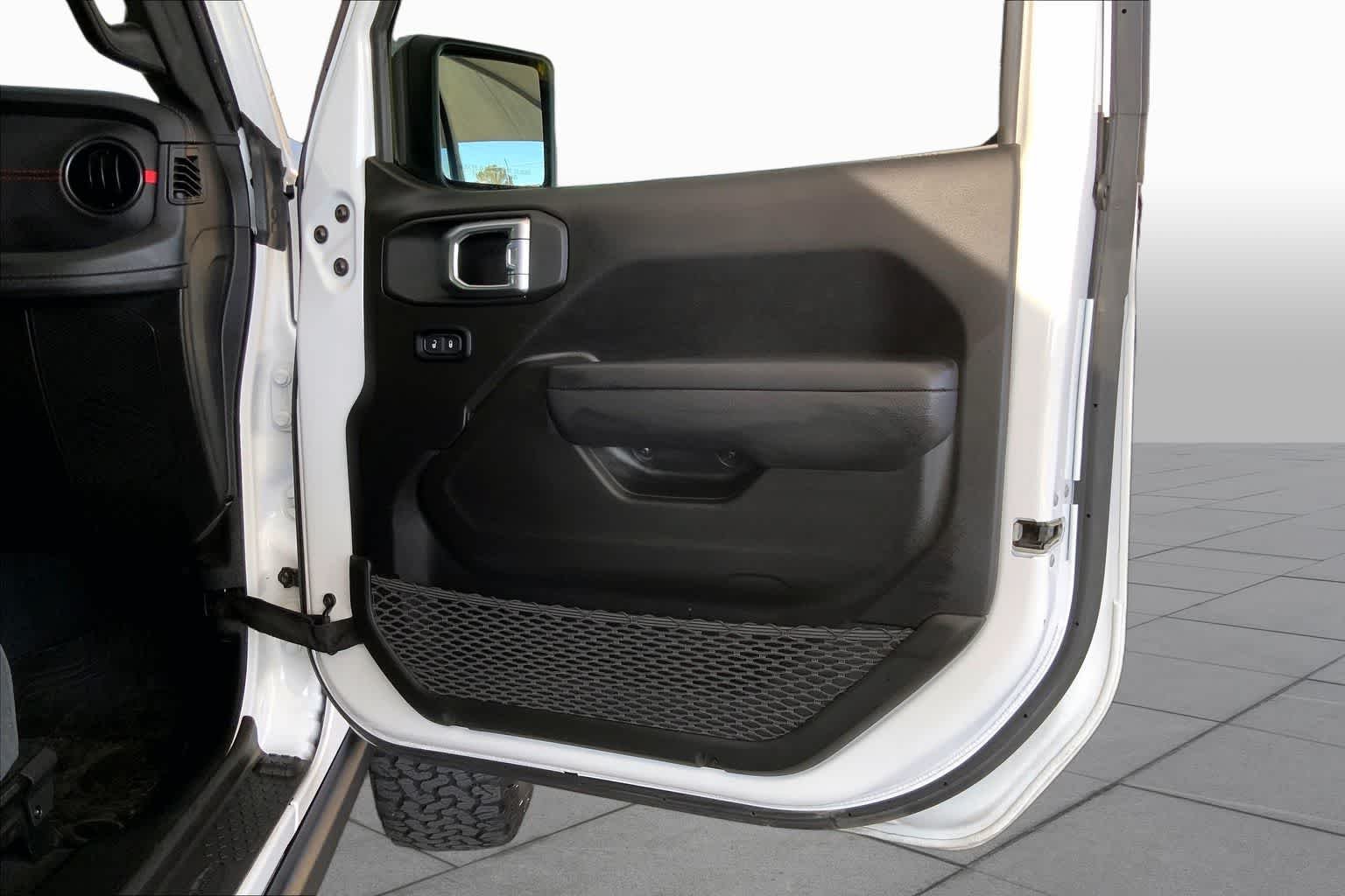 Used 2024 Bright White Clearcoat Jeep Rubicon image 23
