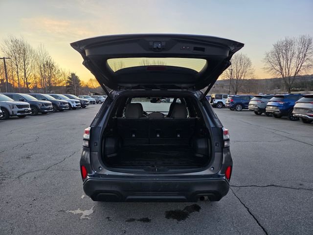 Used 2025 Gray Metallic Subaru Premium image 10