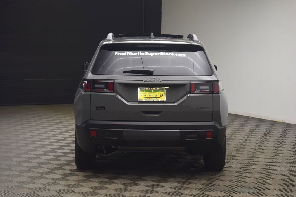 New 2026 Sting-Gray Clear-Coat Exterior Paint Jeep Limited image 13