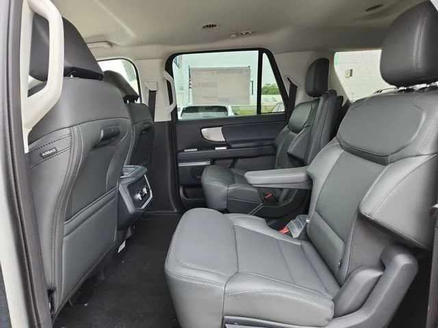 New 2026 Star White Metallic Tri-Coat Ford Active image 13