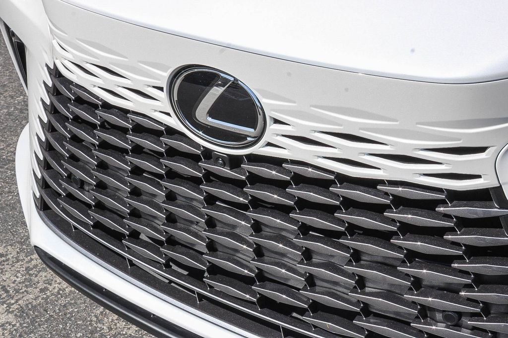 Used 2024 White Lexus 350 Premium image 5