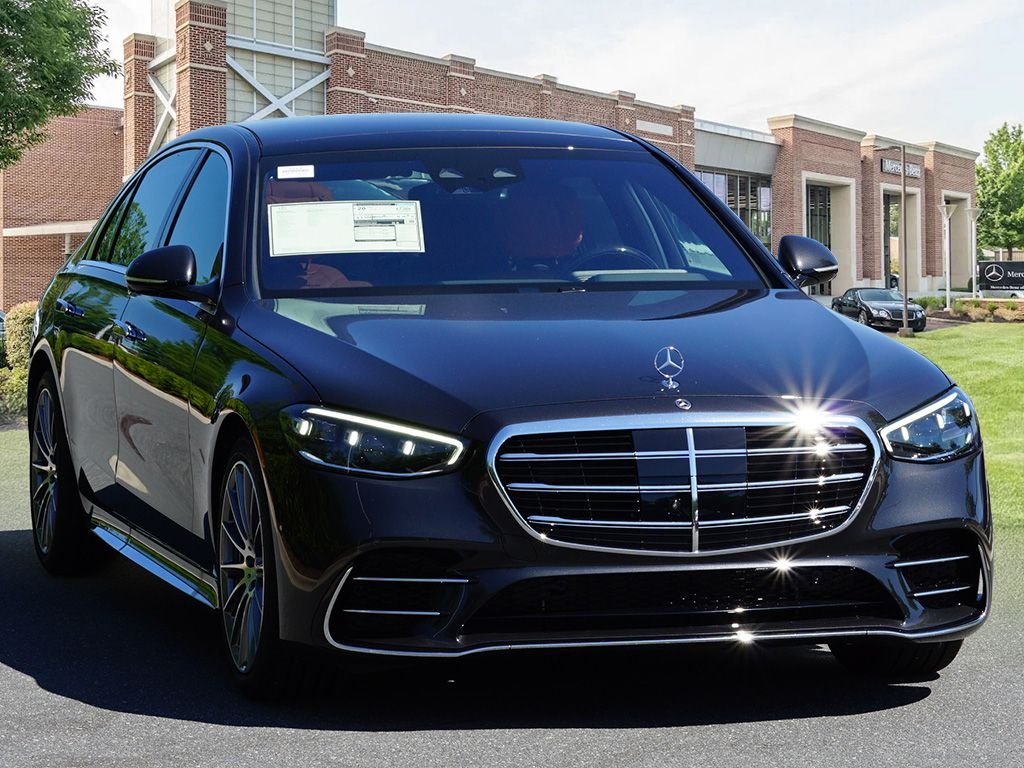 New 2026 Graphite Grey Metallic Mercedes-Benz S 580 image 3