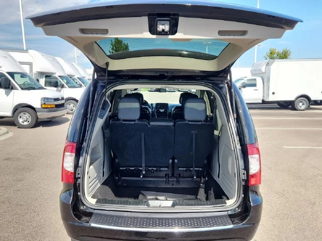 Used 2013 Black Chrysler Touring image 32