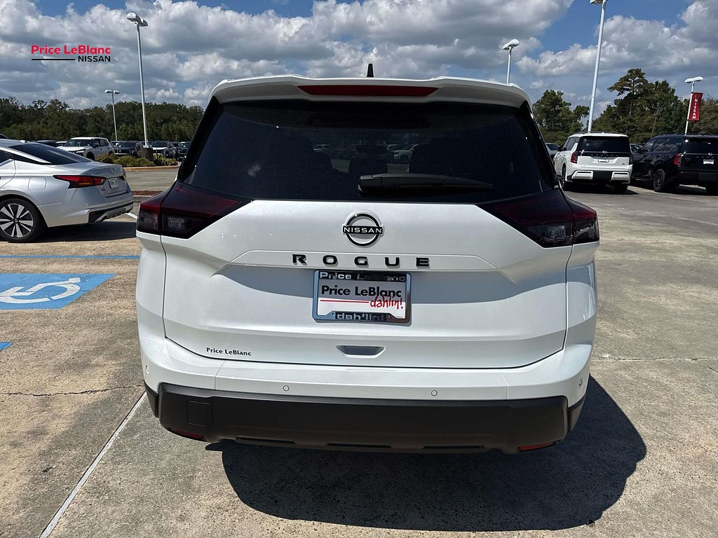 New 2026 Everest White Pearl TriCoat Nissan Dark Armor™ image 6