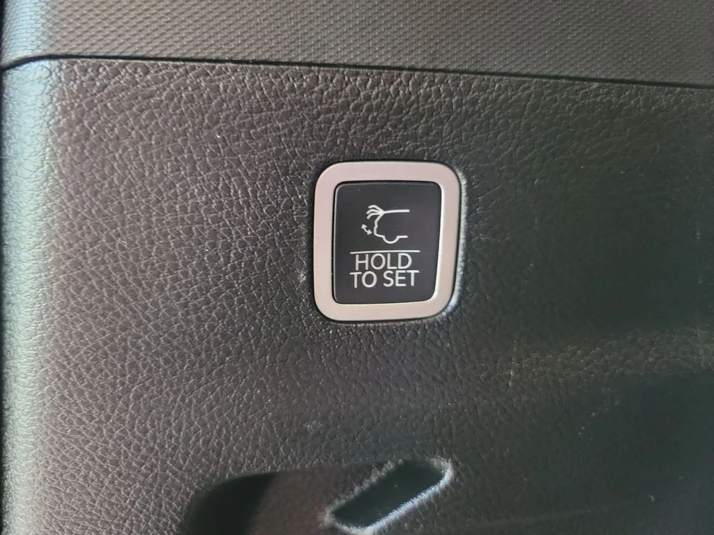 Used 2023 White Jeep Series II image 13