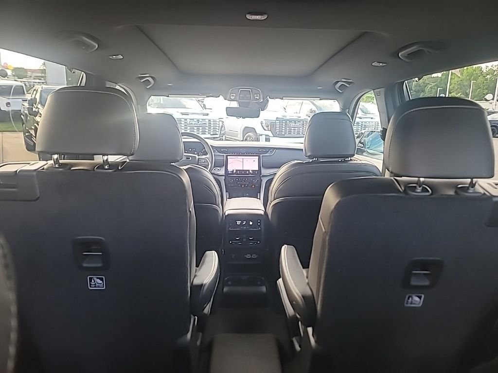 Used 2025 Silver Jeep Limited image 9