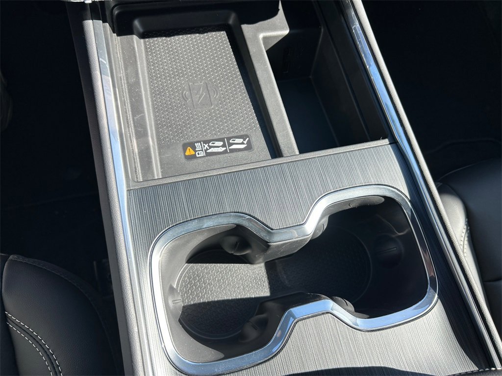 2026 GMC ACADIA - Image 23