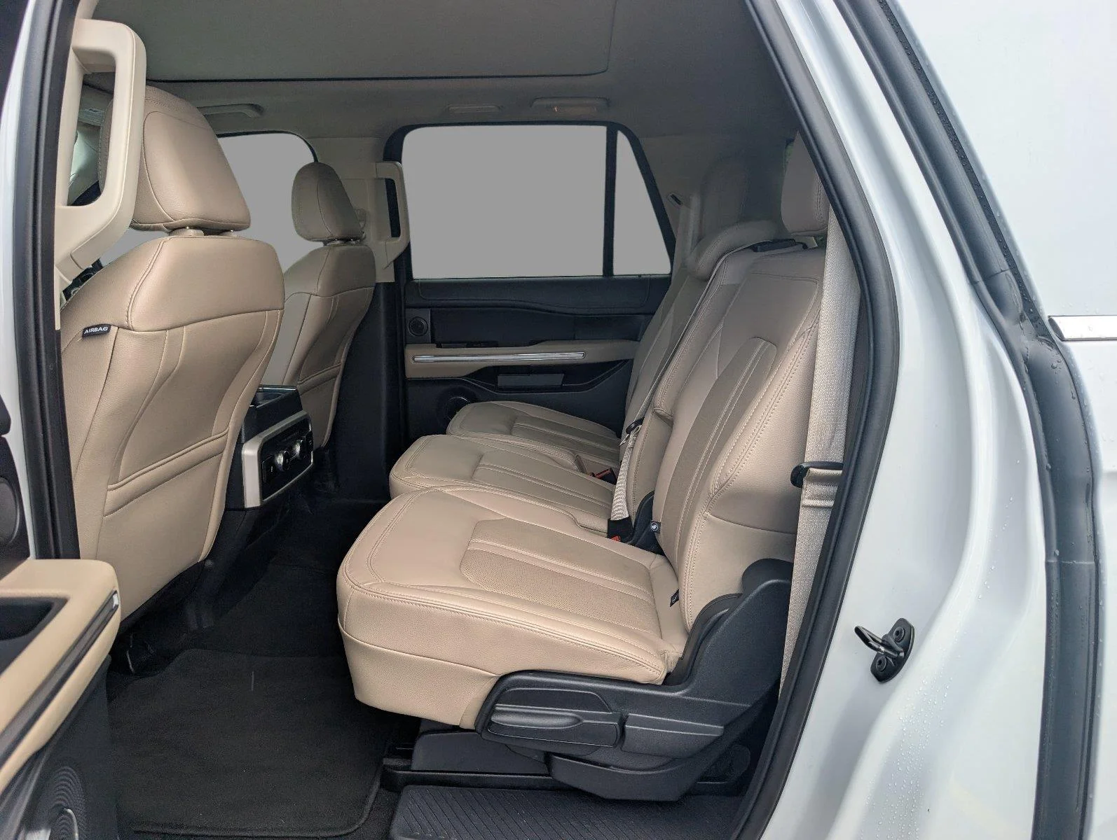 Used 2024 Oxford White Ford Limited image 30