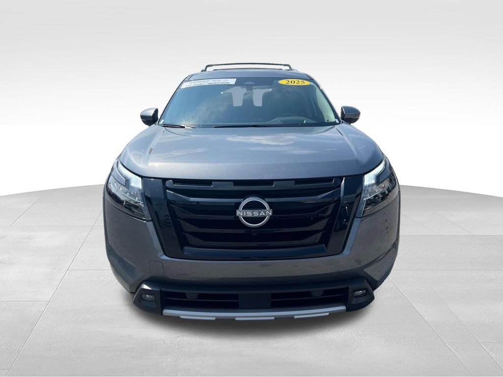Used 2025 Gray Nissan Platinum image 8