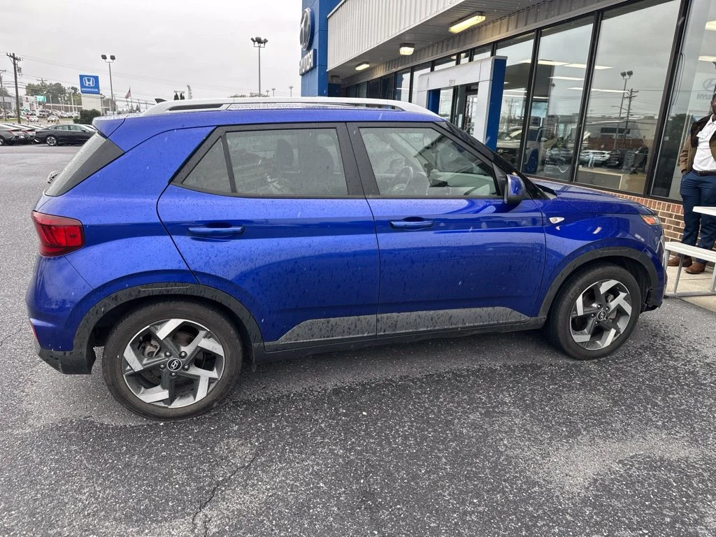 Used 2022 Blue Hyundai Limited image 8