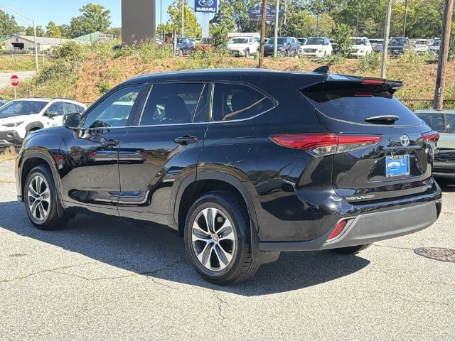 Used 2023 Black Toyota XLE image 11