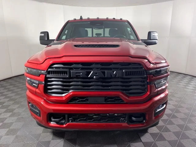 New 2026 Molten Red Pearl-Coat Exterior Paint RAM Tradesman image 11
