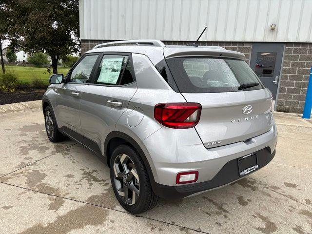 New 2026 Shimmering Silver Hyundai SEL image 42