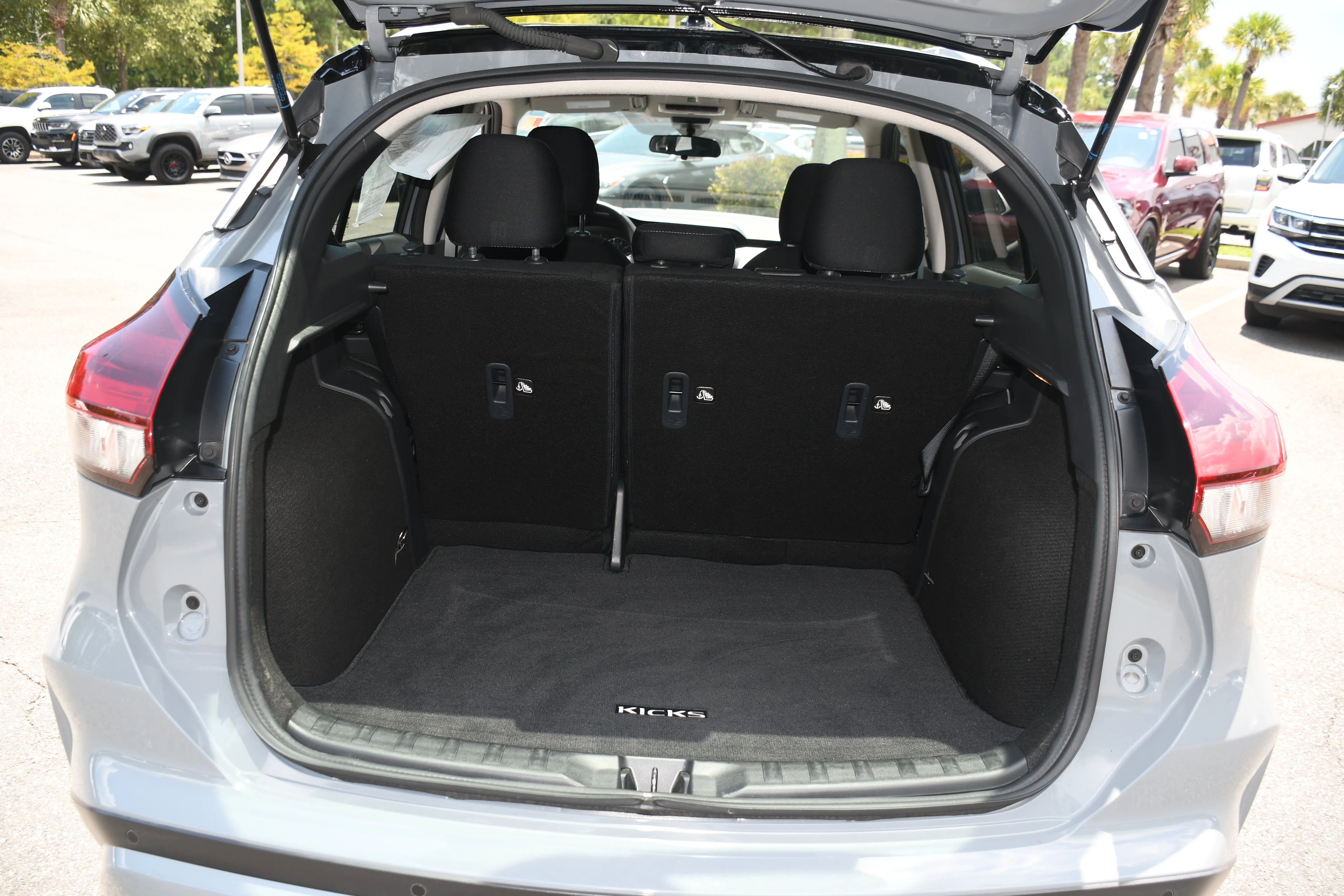 Used 2024 Gray Nissan SV image 16