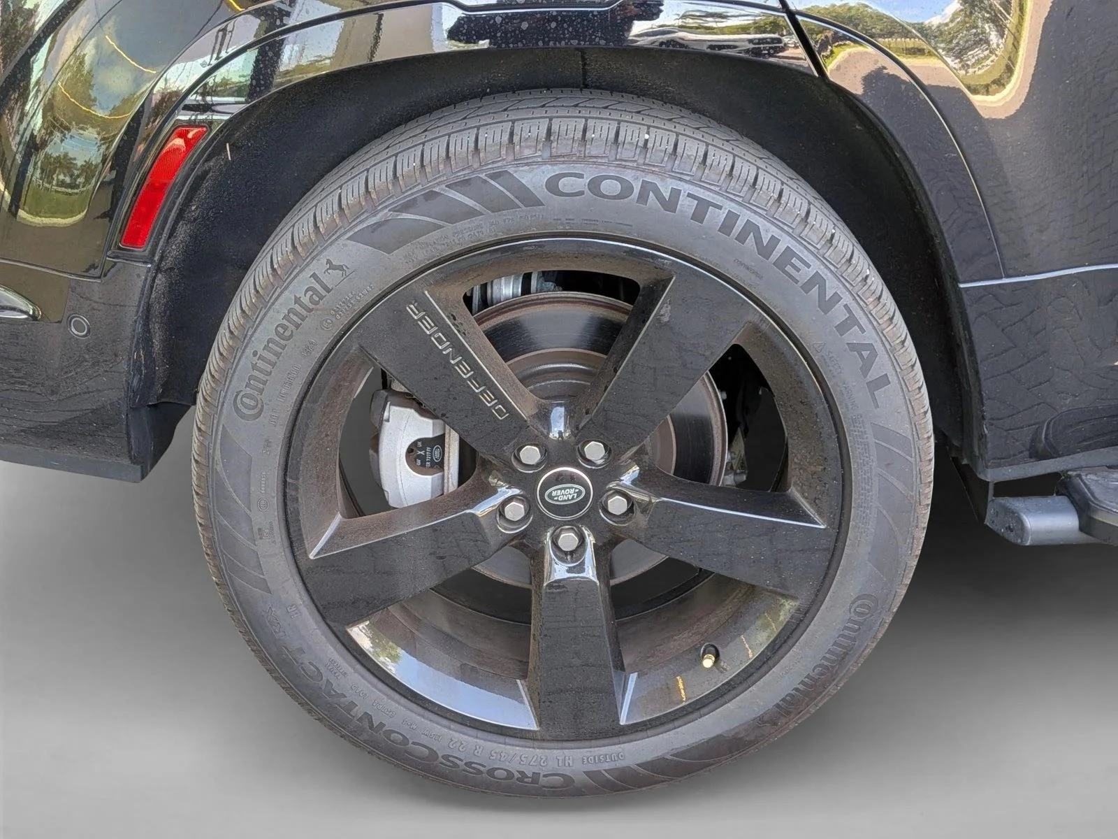 Used 2024 Black Land Rover X-Dynamic SE image 20