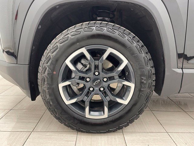 Certified Used 2025 Mosaic Black Metallic Chevrolet ACTIV image 9