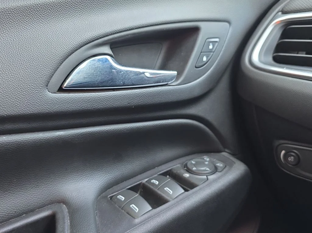 Used 2018 White Chevrolet Premier image 11
