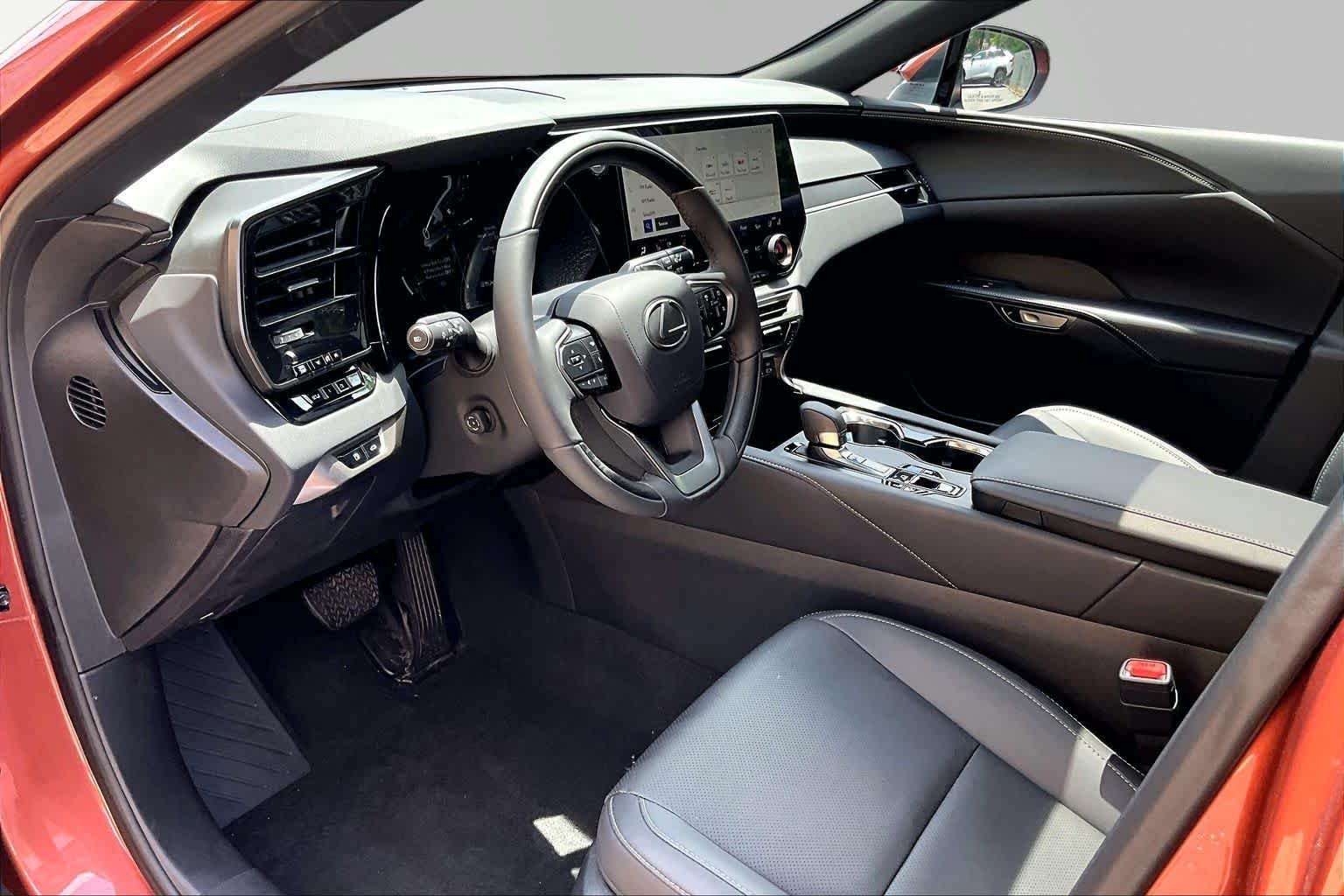 Used 2025 Copper Crest Lexus Premium image 18