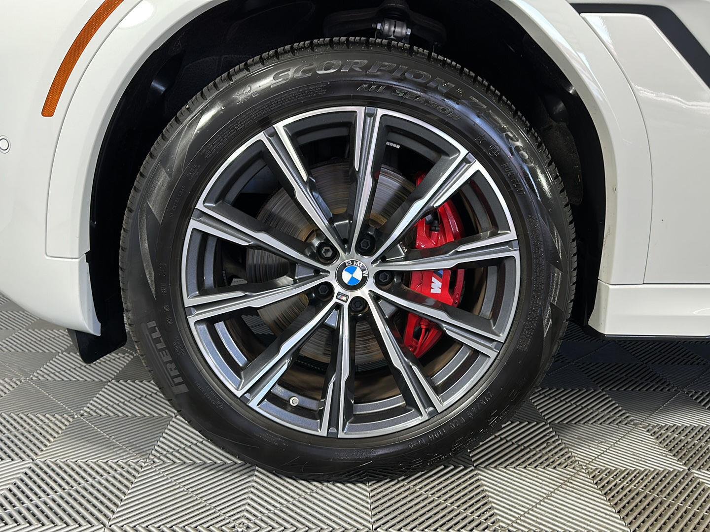Used 2025 Alpine White BMW xDrive40i image 10