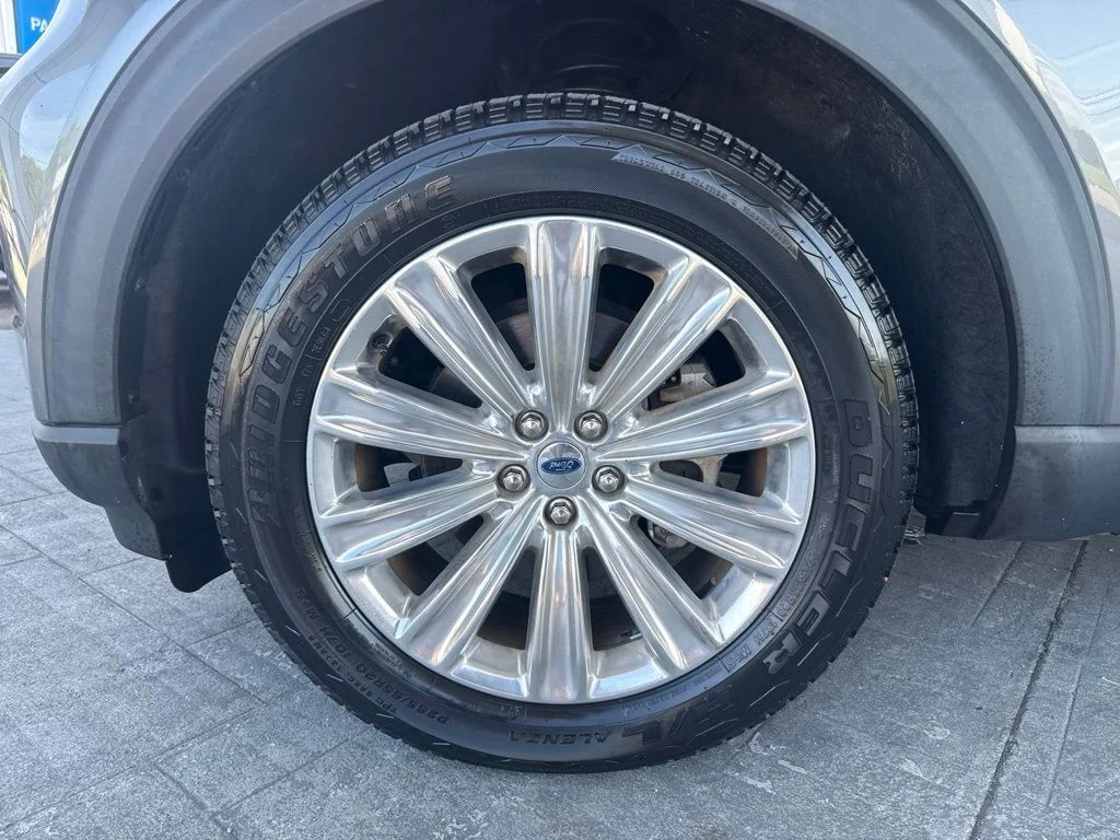 Used 2022 Gray Metallic Ford Limited image 10
