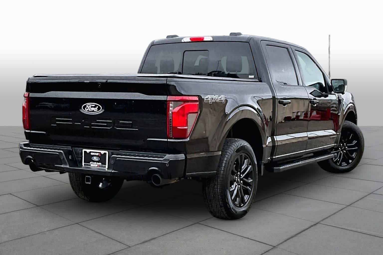Used 2025 Agate Black Metallic Ford XLT image 7