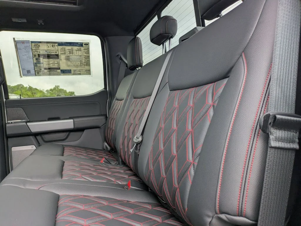 New 2026 Oxford White Ford XLT image 15