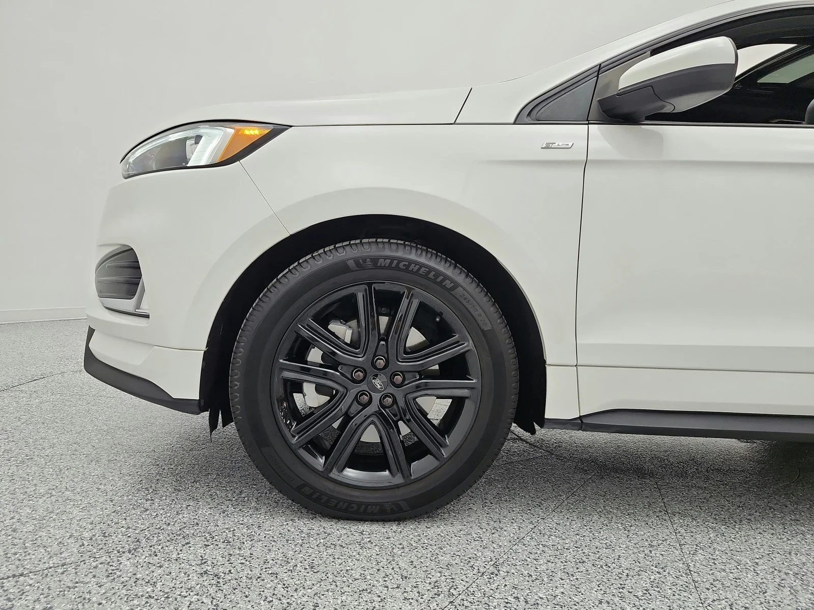 Used 2022 Star White Metallic Tri-Coat Ford ST-Line AWD image 18