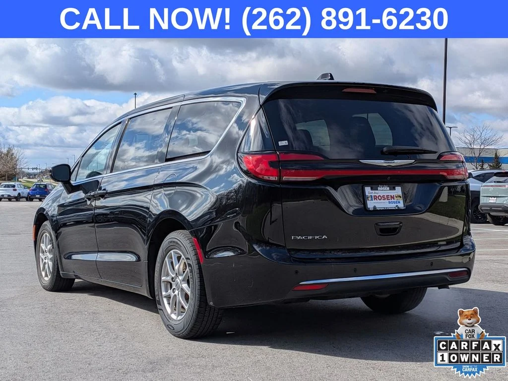 Used 2024 Black Chrysler Touring L image 5