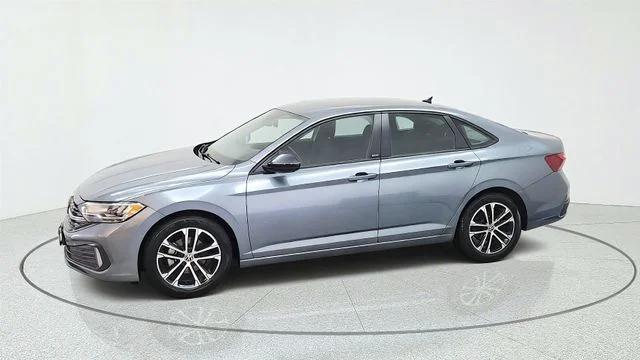 Used 2024 Silver Volkswagen 1.5T Sport image 5