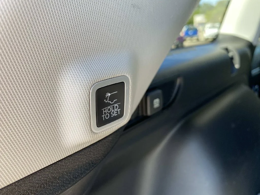 Certified Used 2023 Brown Jeep Limited image 6