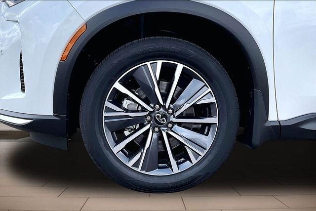 New 2027 RADIANT WHITE INFINITI LUXE image 8