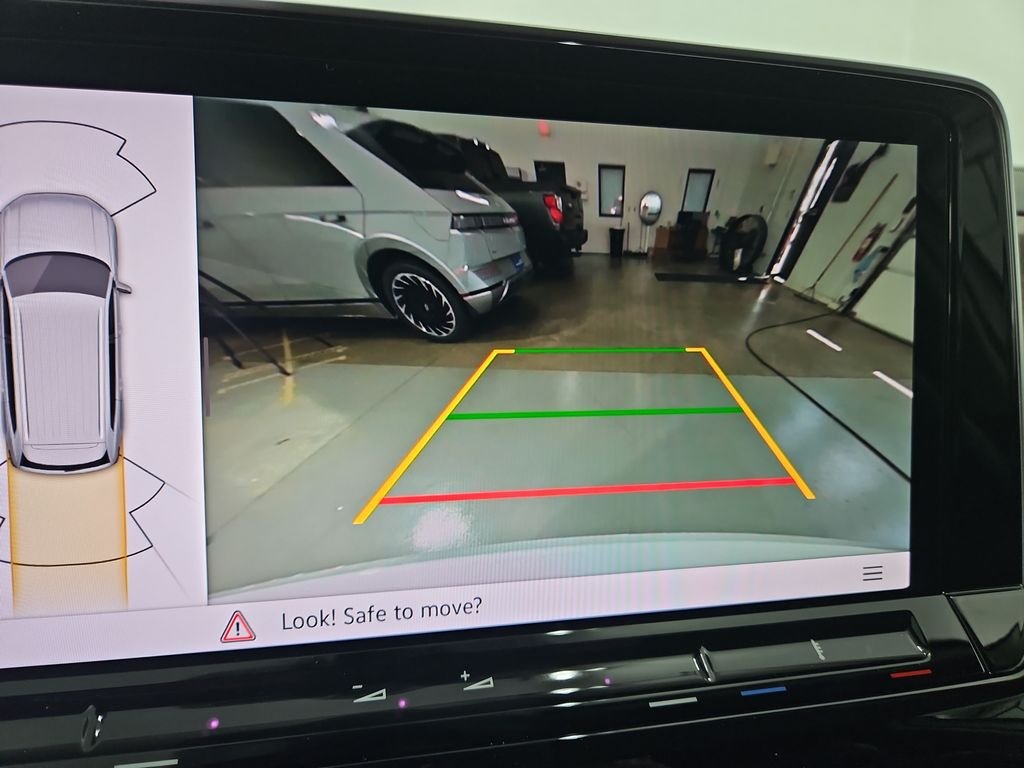 New 2026 White/off-white Volkswagen SE w/Technology image 19