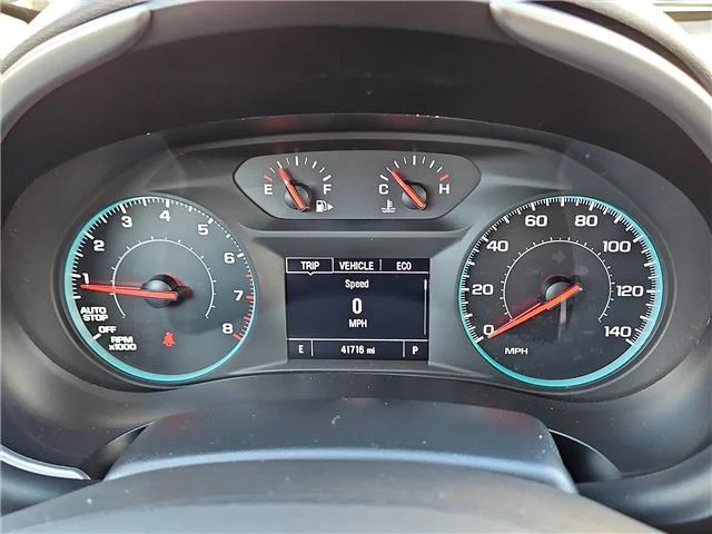 Used 2025 Lakeshore Blue Metallic Chevrolet 1LT image 18