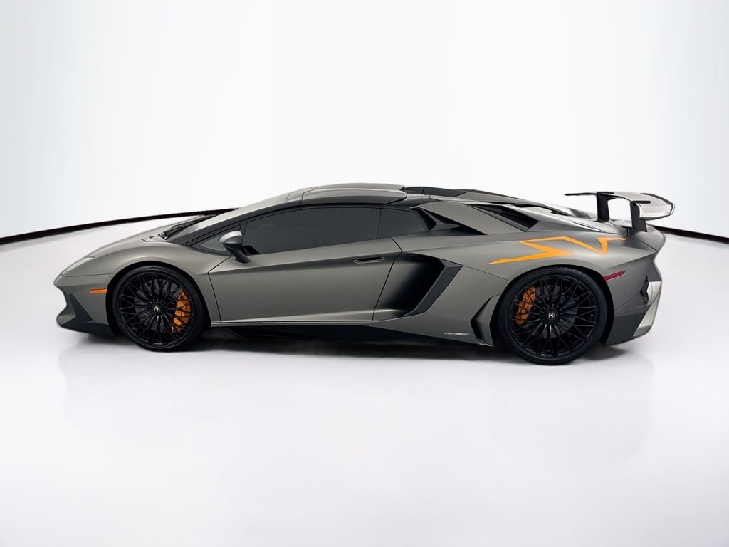 Used 2017  Lamborghini  image 40