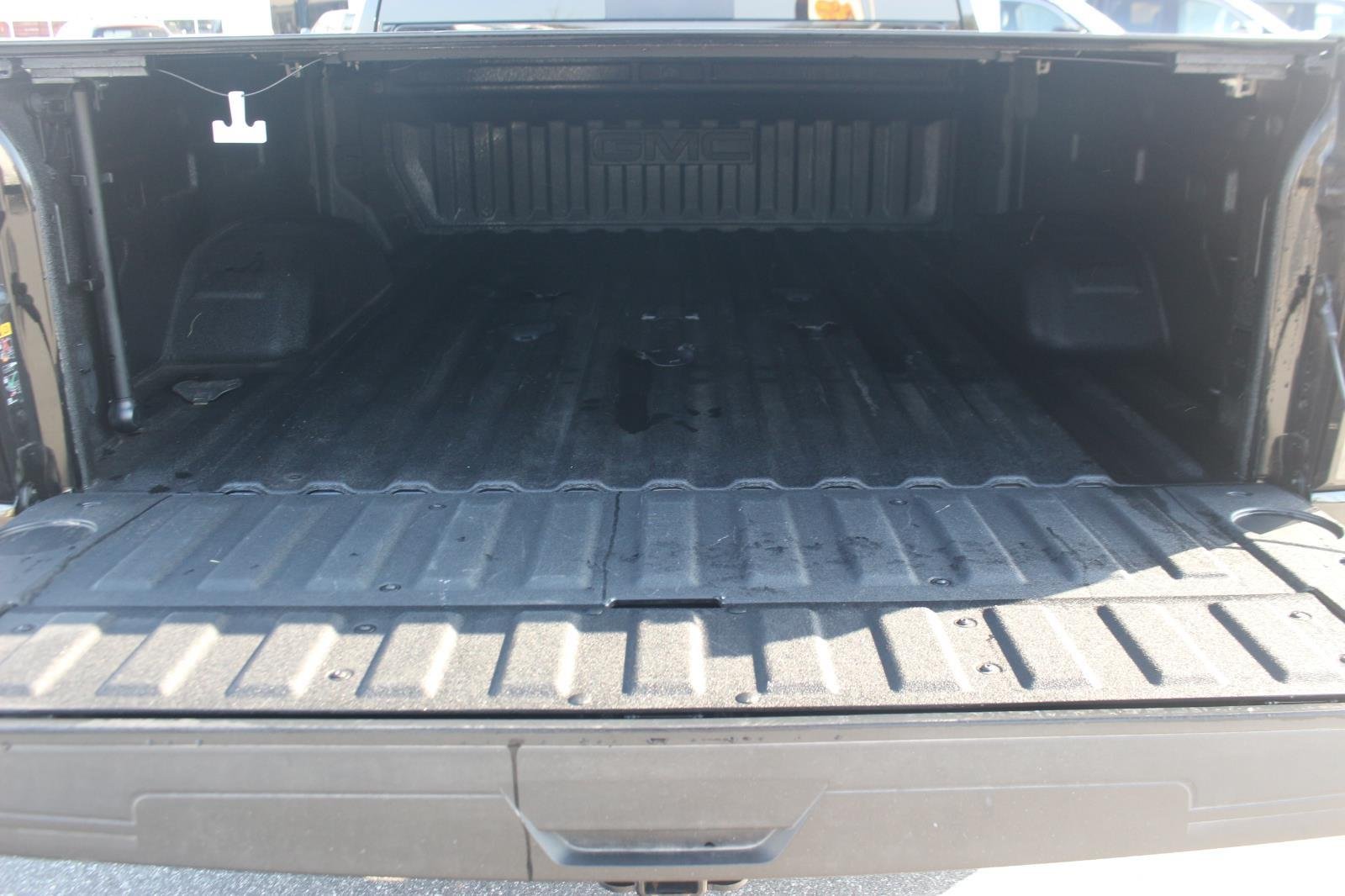 Used 2025 Onyx Black GMC AT4 image 13
