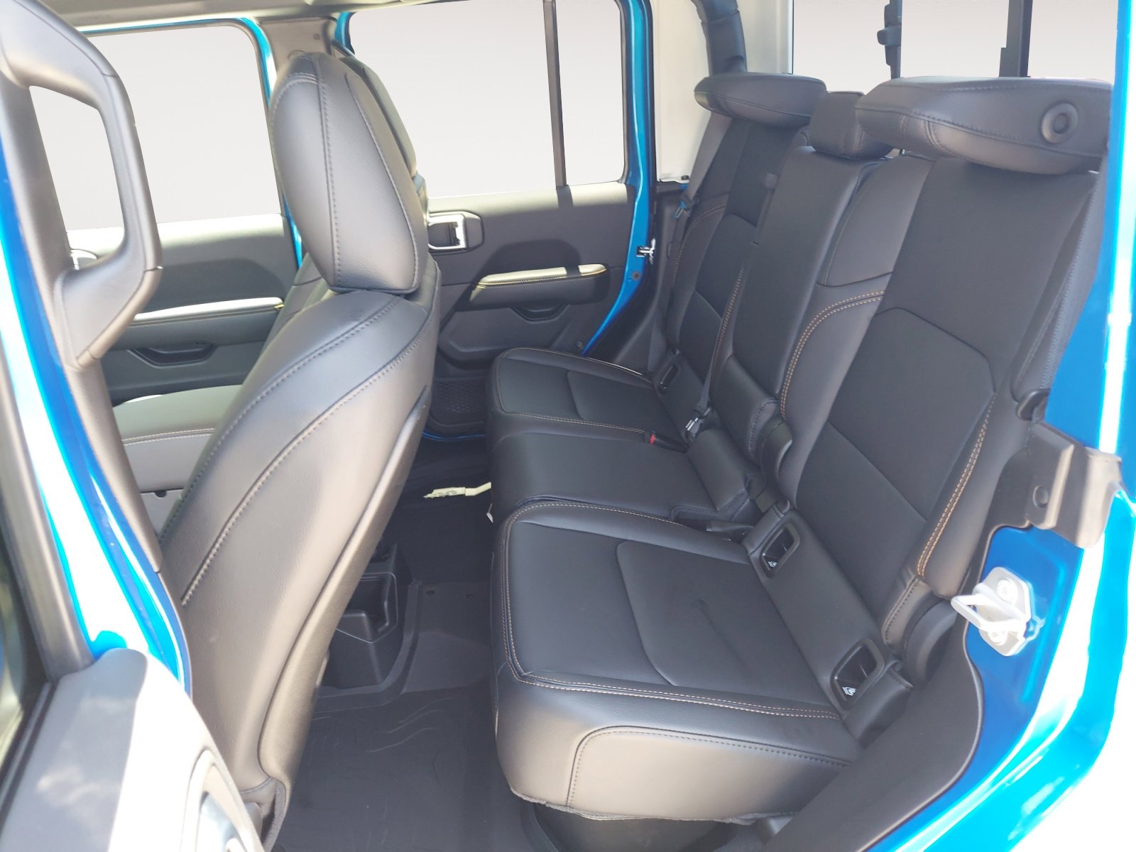 New 2026 Hydro Blue Pearlcoat Jeep Texas Trail image 23