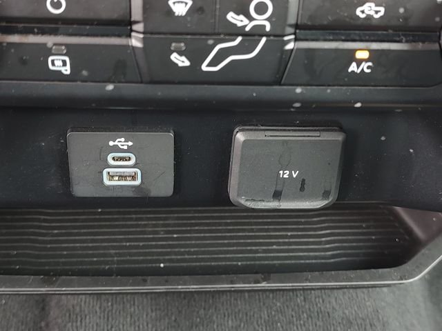 Used 2025 White Ford XLT image 33