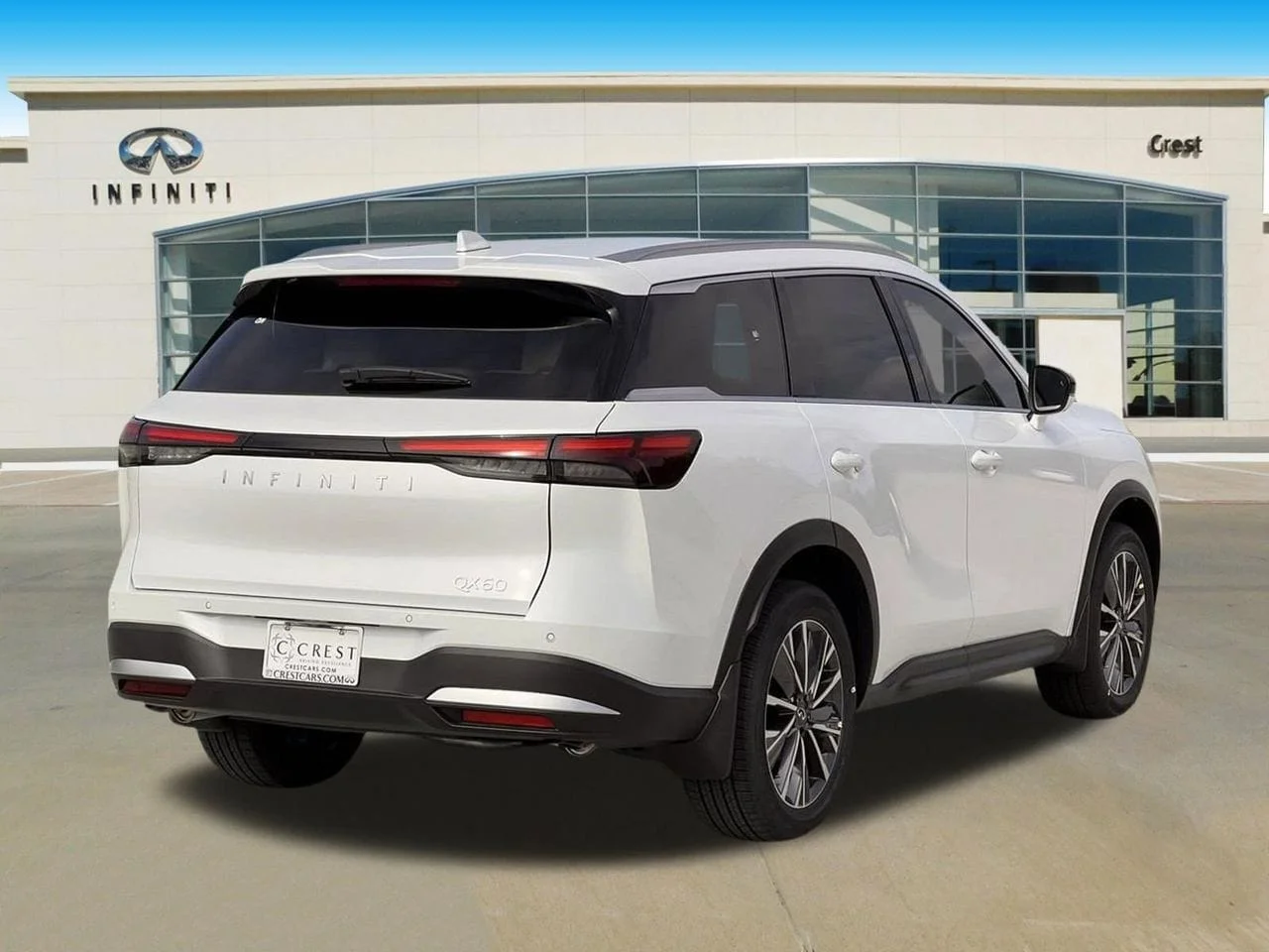 New 2027 RADIANT WHITE INFINITI Luxe FWD image 3