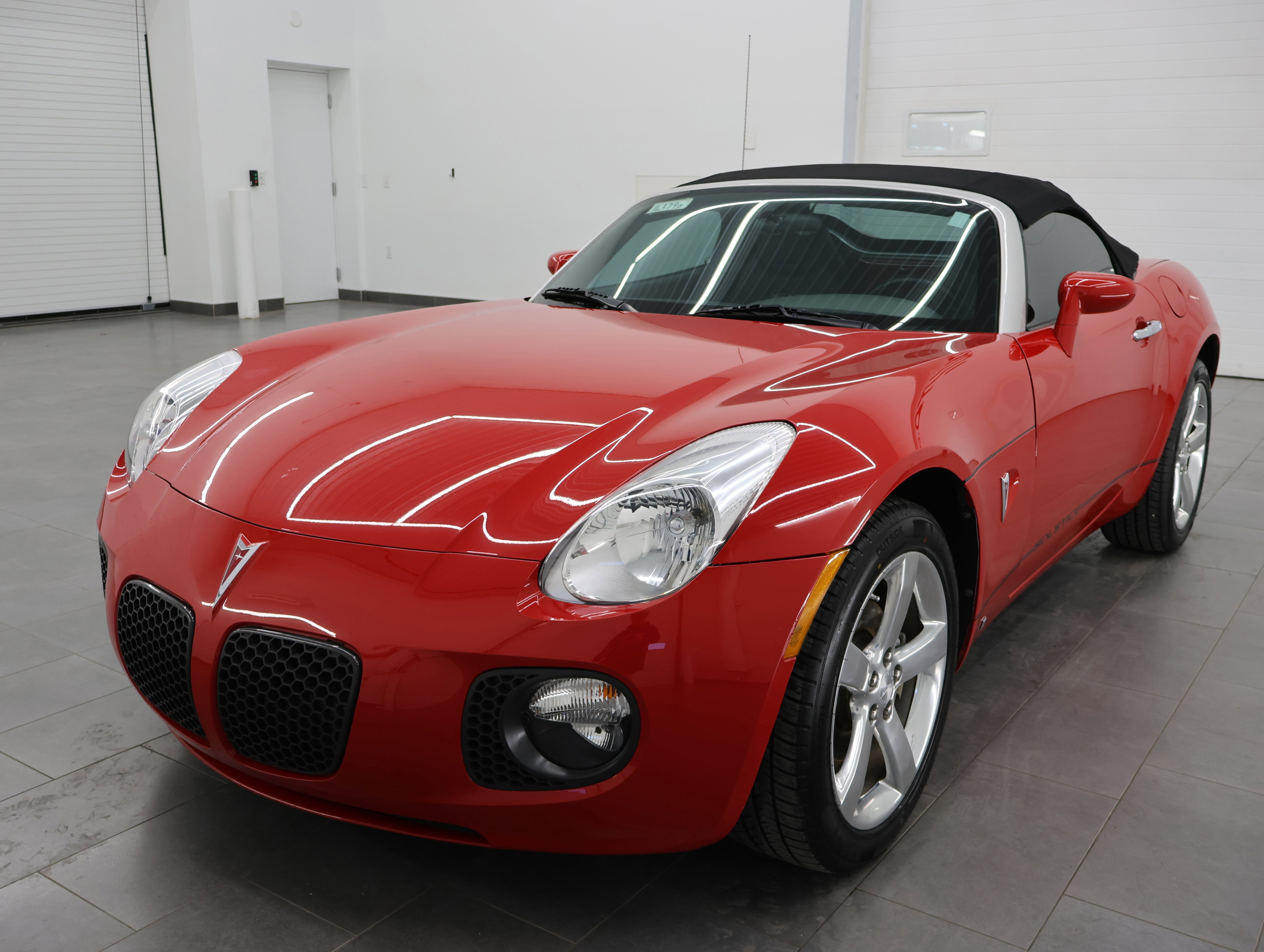 Used 2007 Aggressive (Victory Red) Pontiac GXP Convertible: GXP-CONVERTIBLE-5 SPEED STICK-BLACK LEATHER-LIKE NEW TIRES image 7