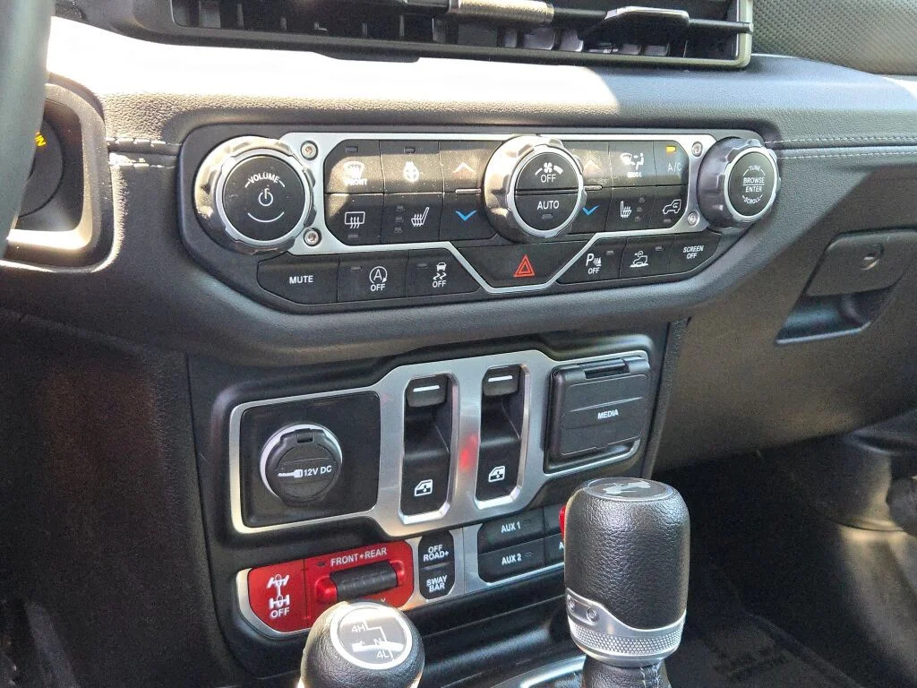 Used 2024 Gray Jeep Rubicon image 20