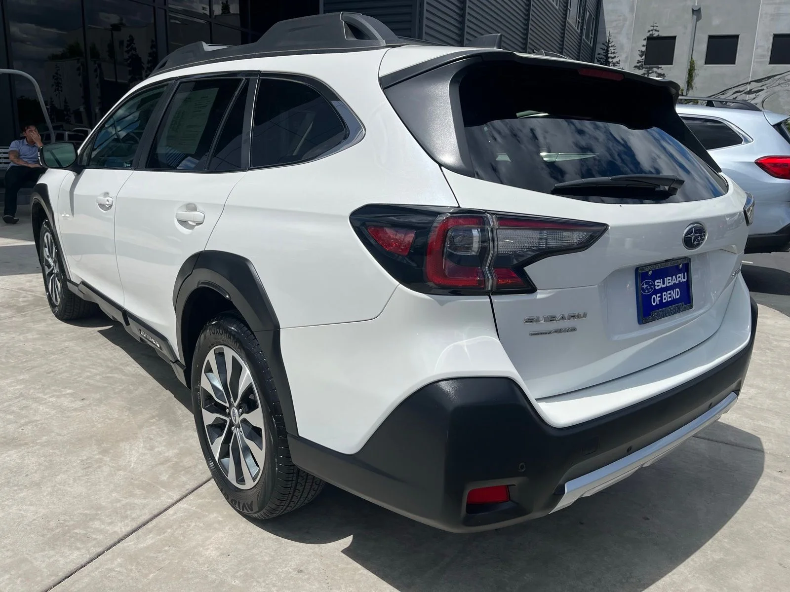 Used 2024 Crystal White Pearl Subaru Limited image 3