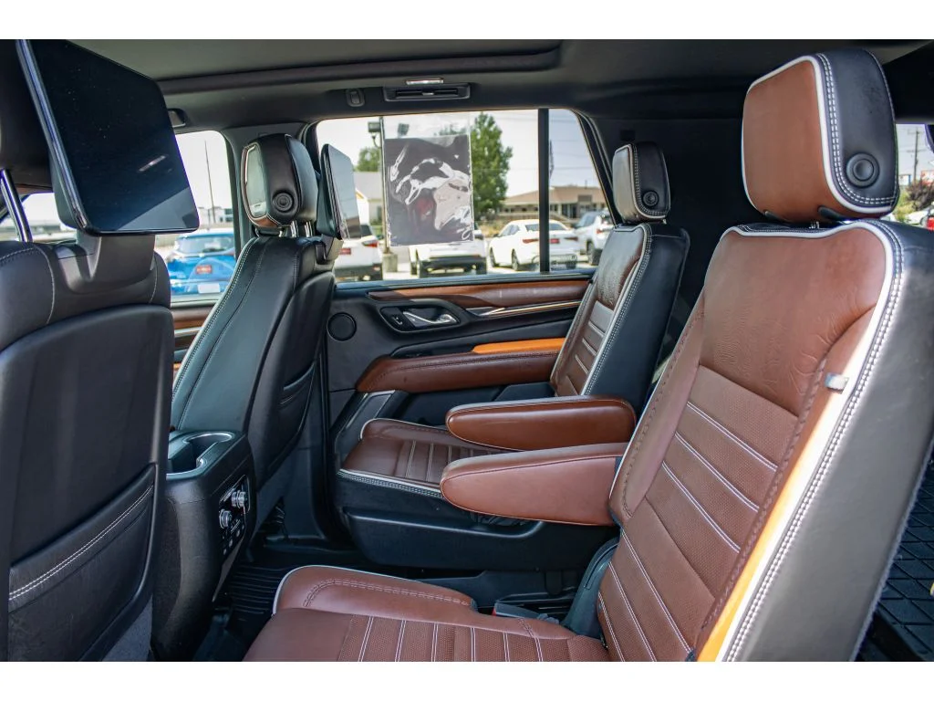 Used 2023 Midnight Blue Metallic GMC Denali Ultimate image 18