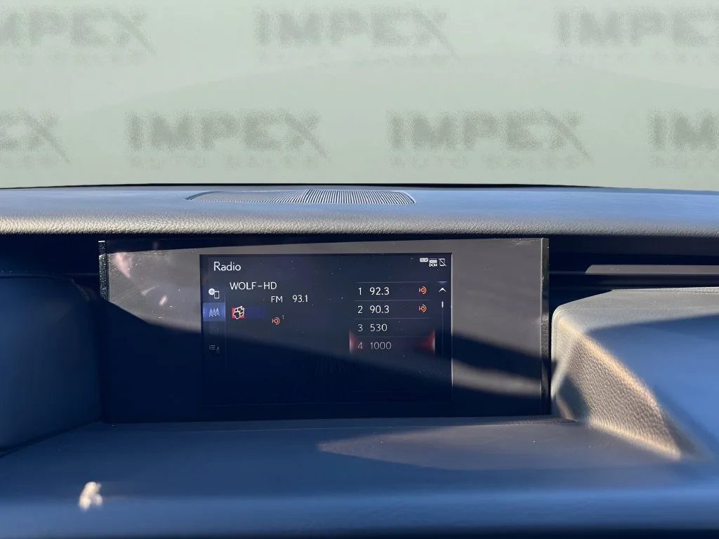 Used 2020 White Lexus 300 image 18