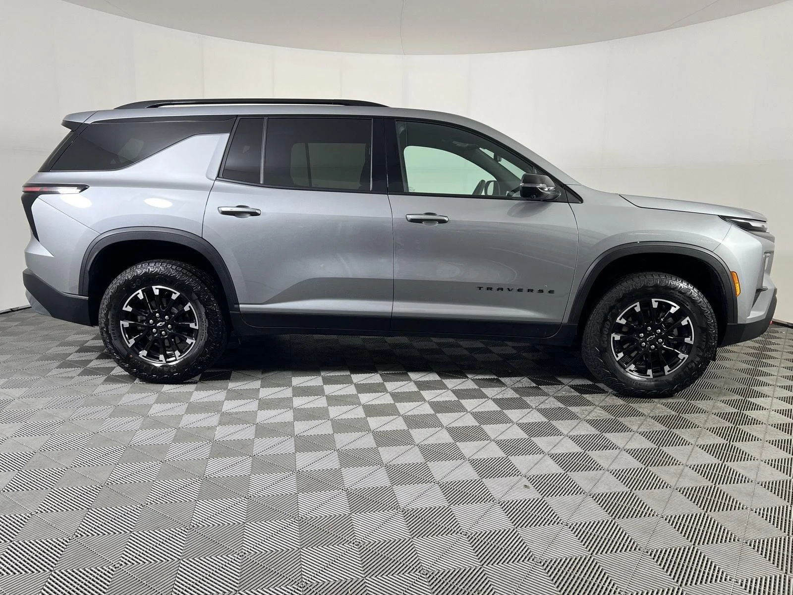 New 2026 Sterling Gray Metallic Chevrolet Z71 image 28