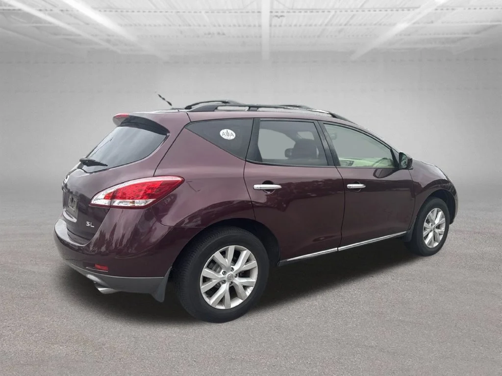 Used 2013 Black Nissan SL image 3