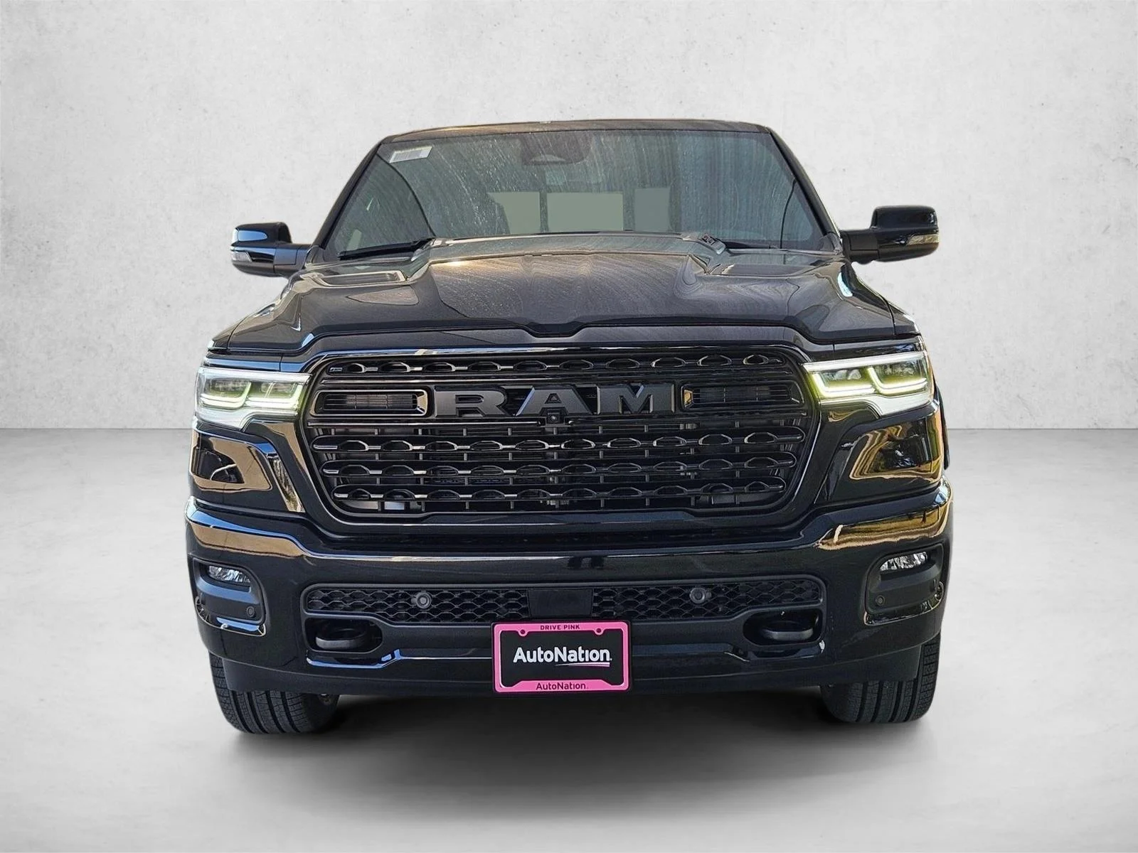 New 2027 Diamond Black Crystal Pearl-Coat Exterior Paint RAM Limited image 6