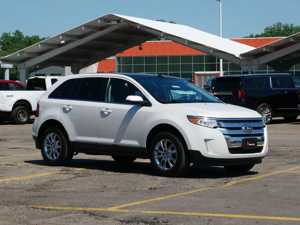 Used 2014 White Ford Limited image 1
